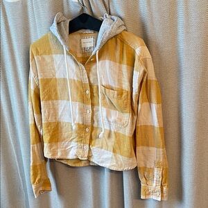 American Eagle Outfitters Yellow and White Plaid Cropped Button-Up Hoodie